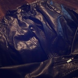 ❌SOLD❌ Maurice’s faux leather jacket